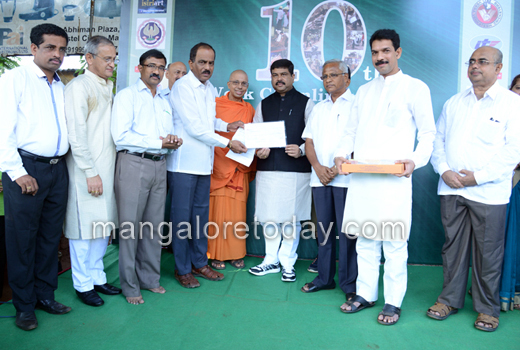 Union Minister Dharmendra Pradhan launches Swachch Bharath campaign of Ramakrishna Mission 1